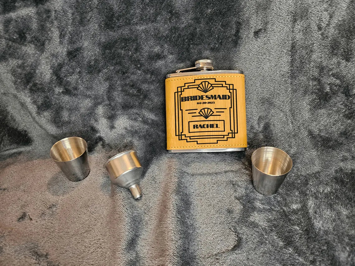 Flask Gift Set - Exquisite Leatherette with Bamboo Finish - Perfect Gift for Father's Day, Birthday, Wedding, Groomsmen, Bachelor, Christmas